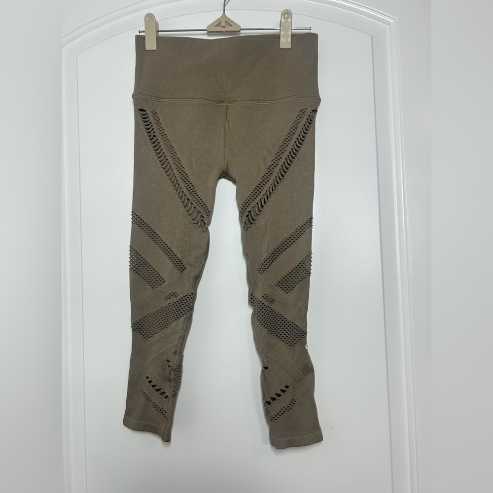 Alo Yoga Seamless Radiance Brown Mesh Tan Leggings size XS athleisure workout - Picture 2 of 13